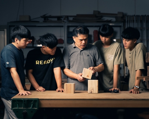 來自花東縱谷的職人手藝，家具品牌「木想傢」特展華山登場，用手工木作家具說成長故事
