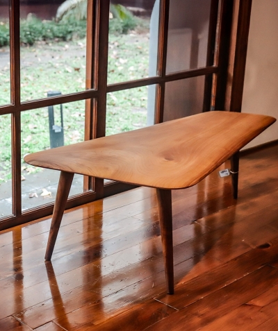 梯形茶几 Trapezoid Tea Table